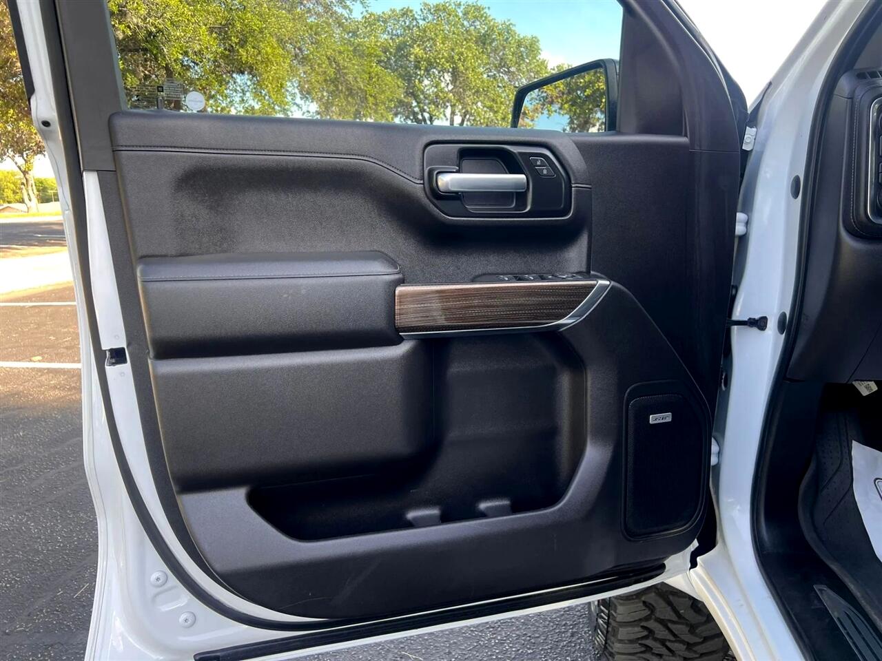 2020 Chevrolet Silverado 1500 RST photo 10