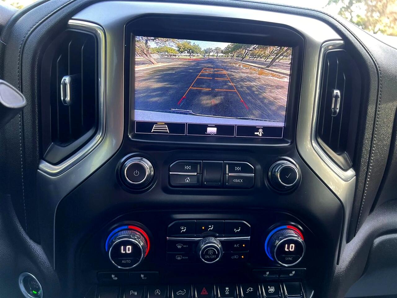 2020 Chevrolet Silverado 1500 RST photo 12