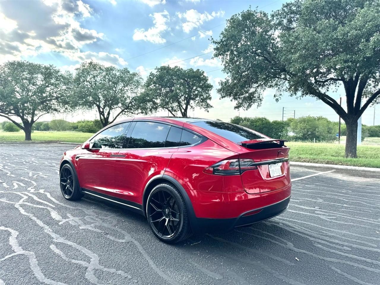 Tesla Model X  2020