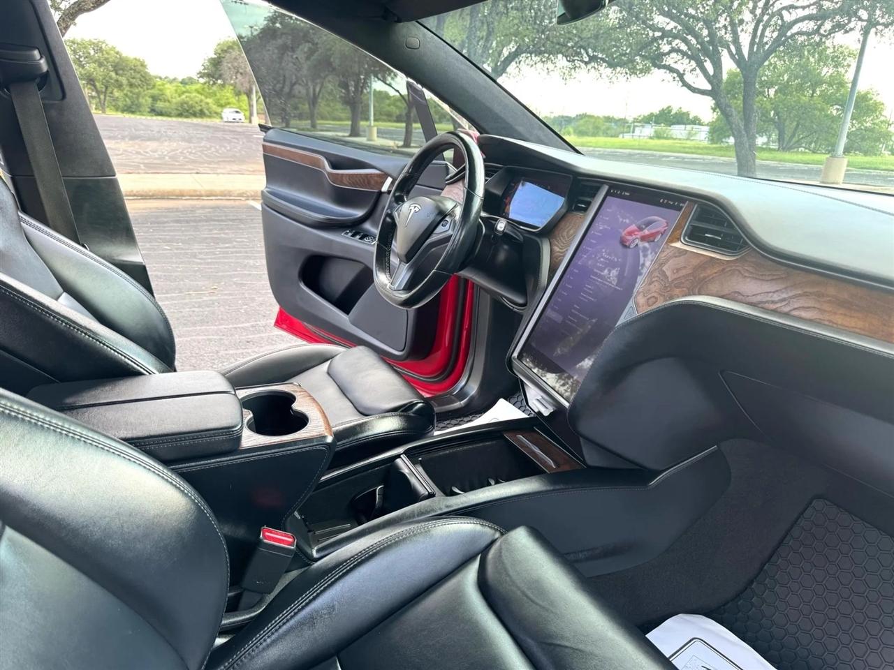 Tesla Model X  2020