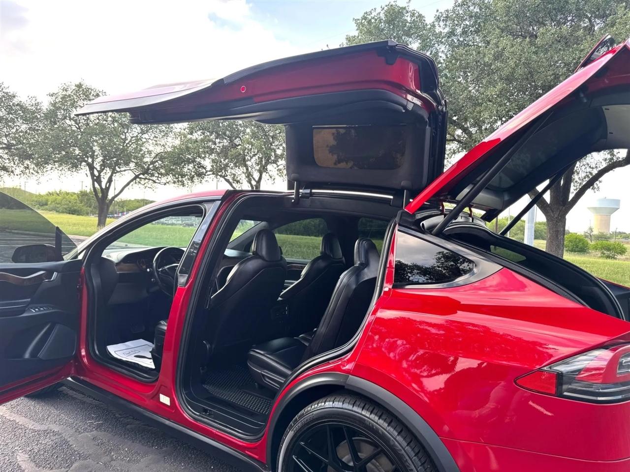Tesla Model X  2020