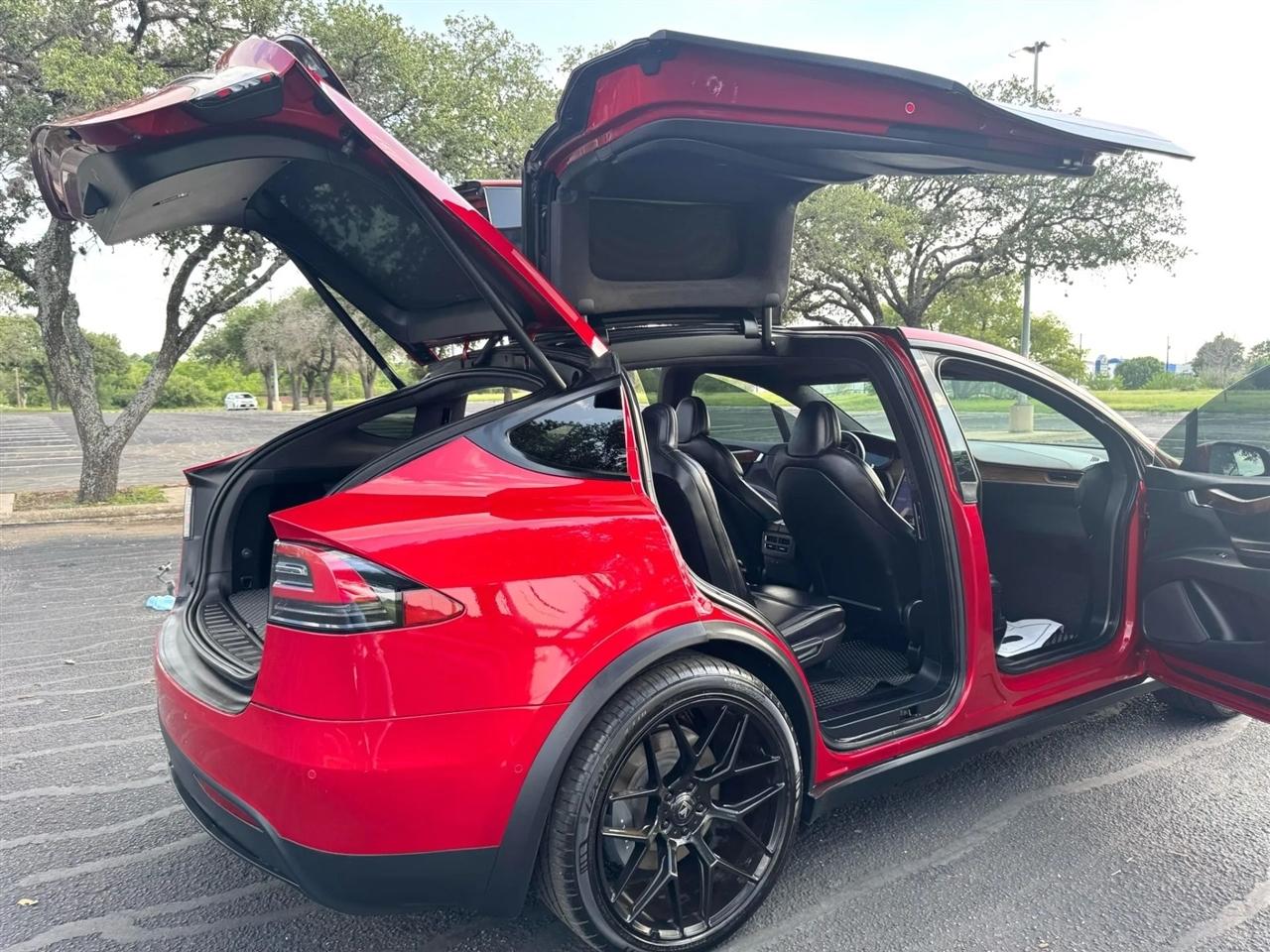 Tesla Model X  2020