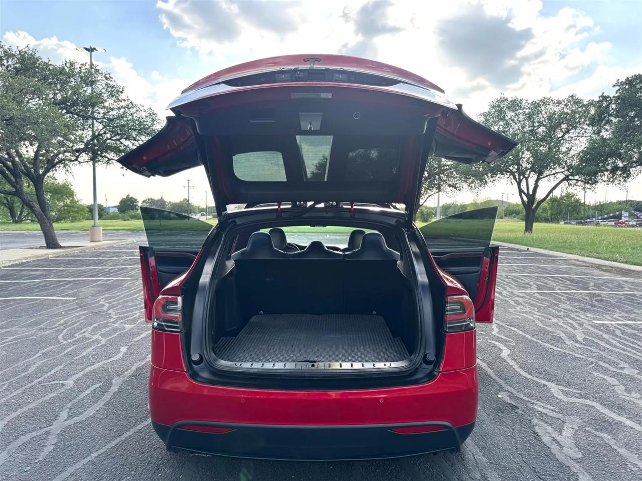 Tesla Model X  2020