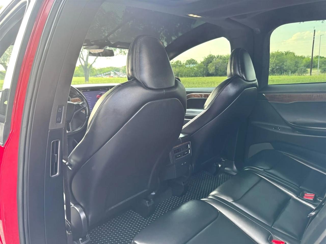 Tesla Model X  2020