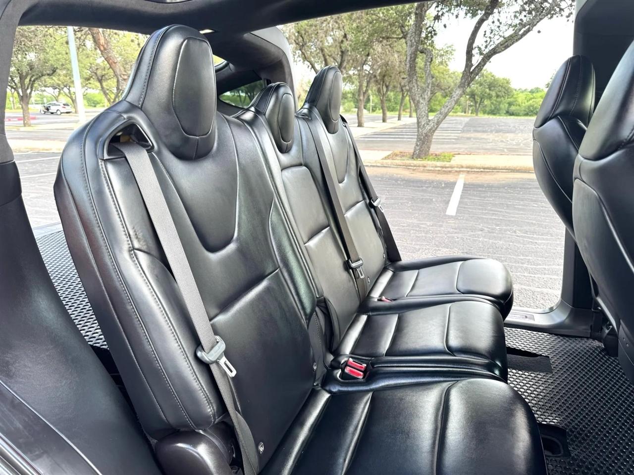 Tesla Model X  2020