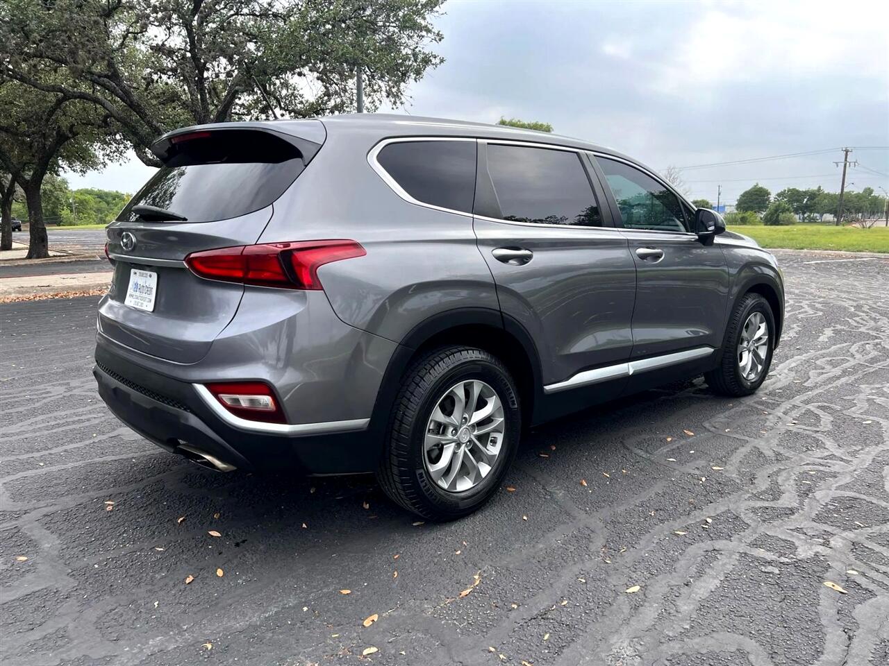 2019 Hyundai Santa Fe SE Sport photo 2