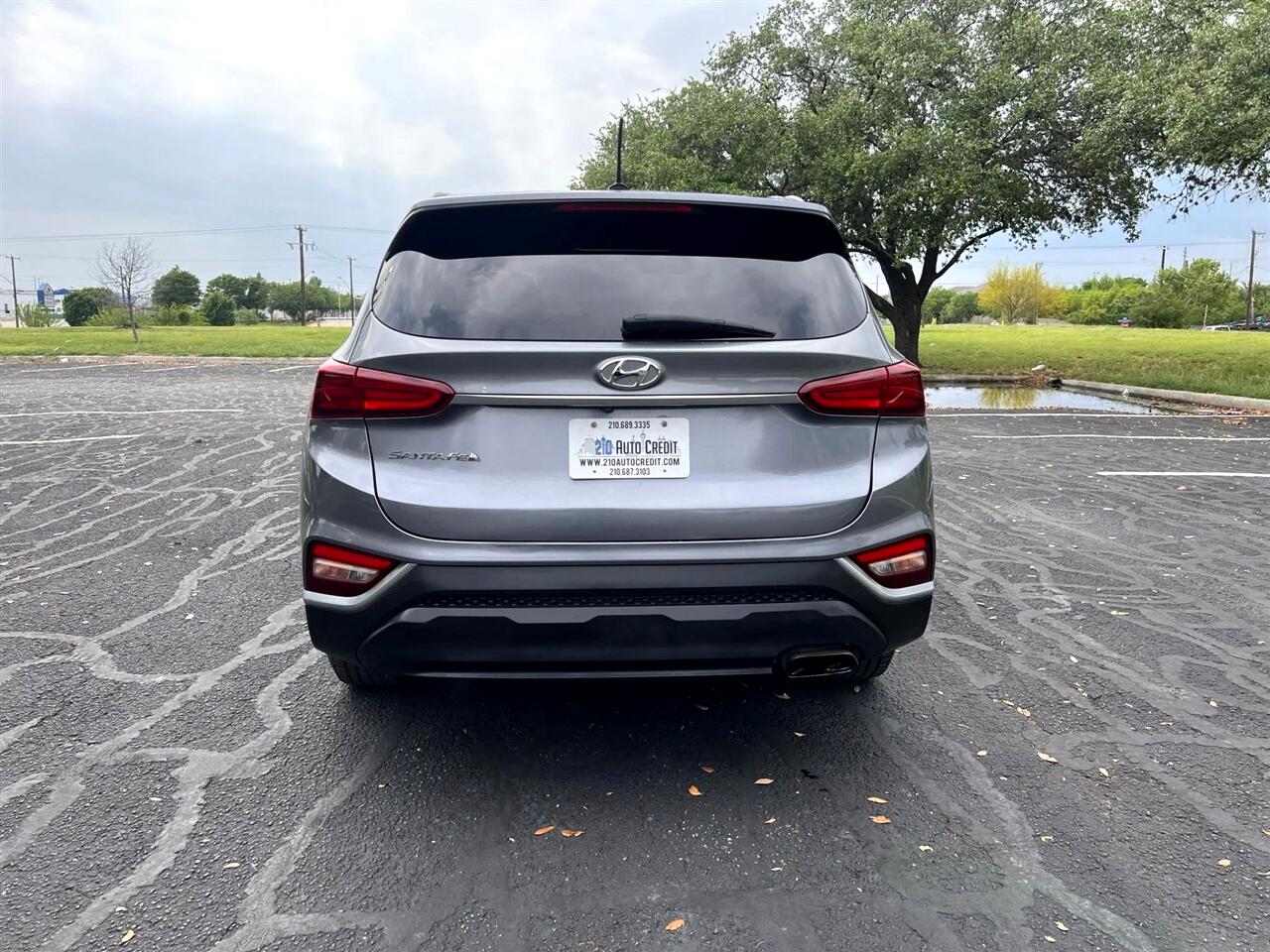 2019 Hyundai Santa Fe SE Sport photo 4