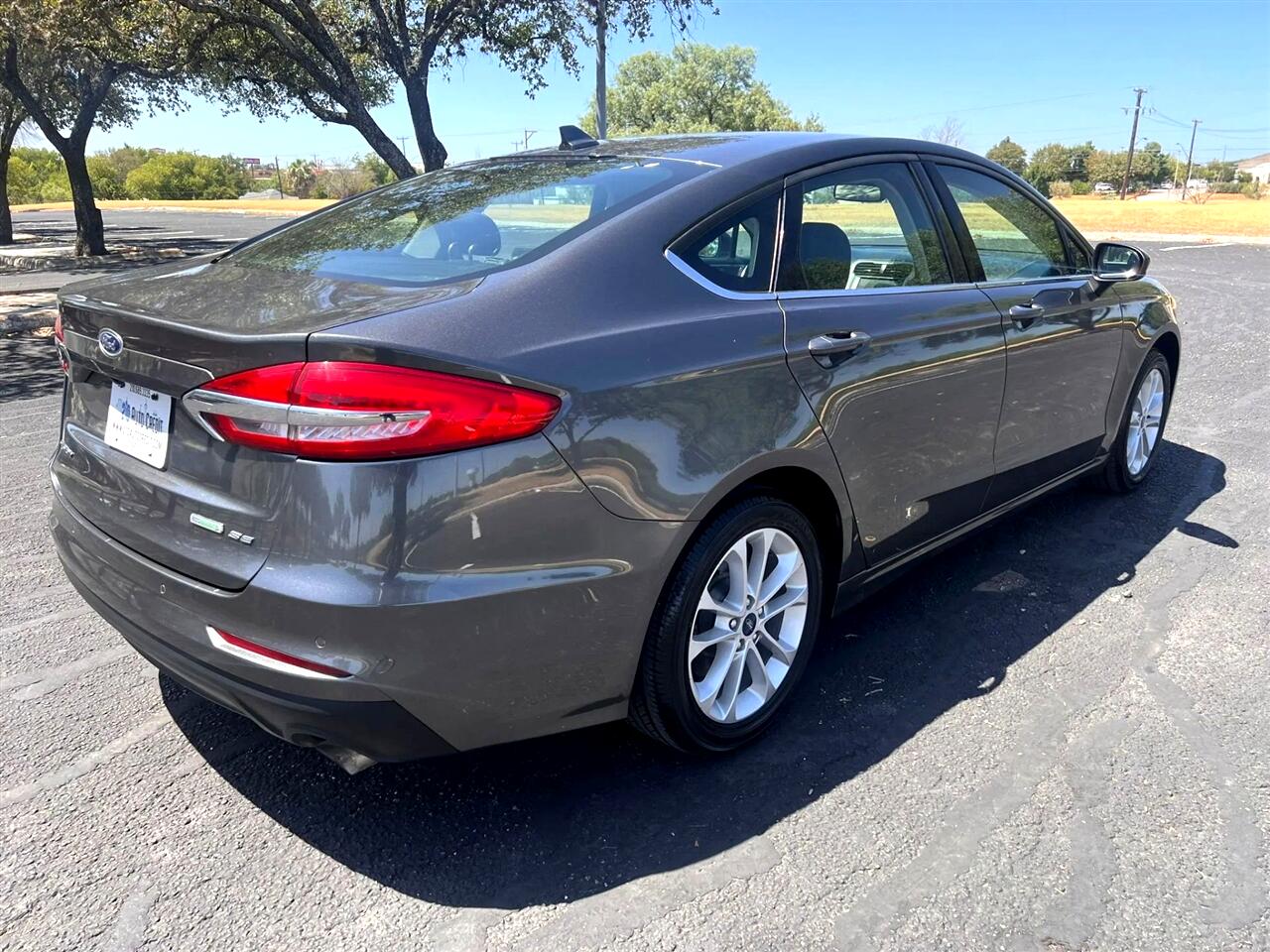 2020 Ford Fusion SE photo 5