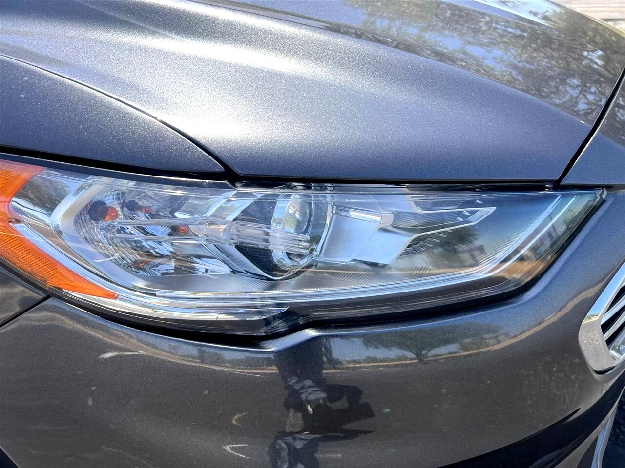 2020 Ford Fusion SE photo 8