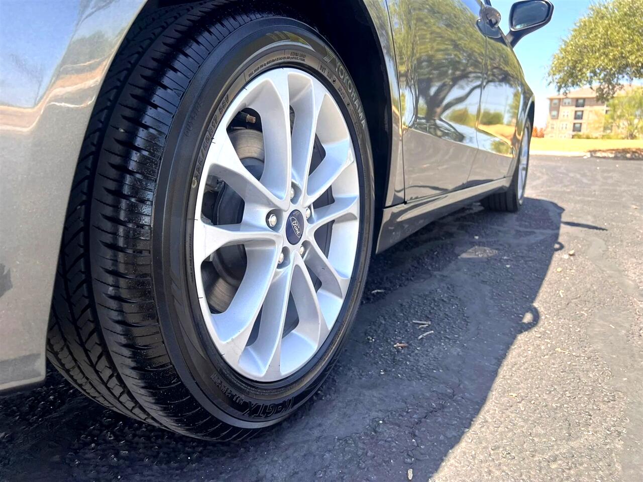 2020 Ford Fusion SE photo 10