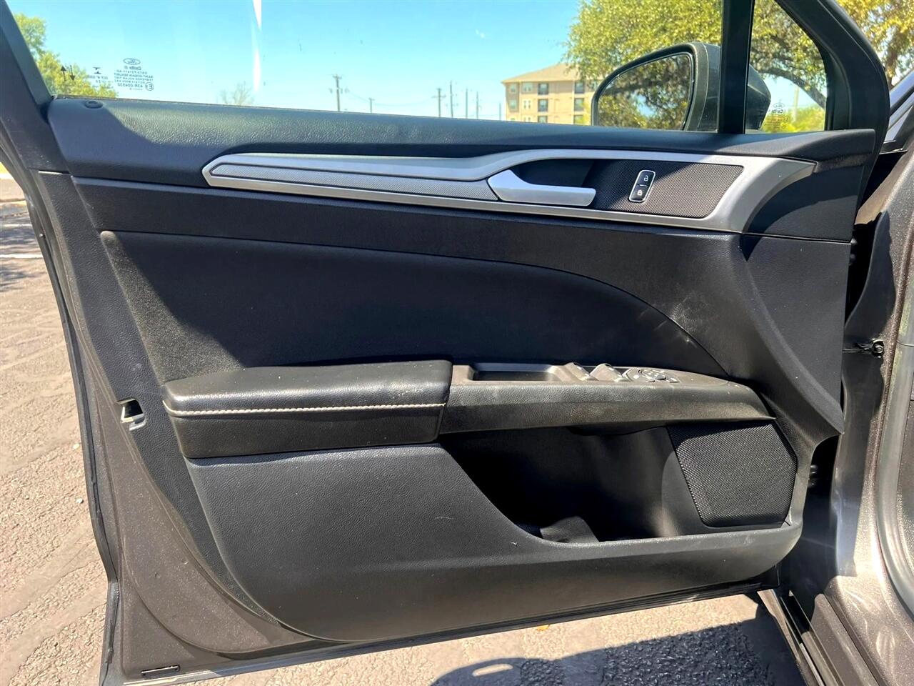 2020 Ford Fusion SE photo 11