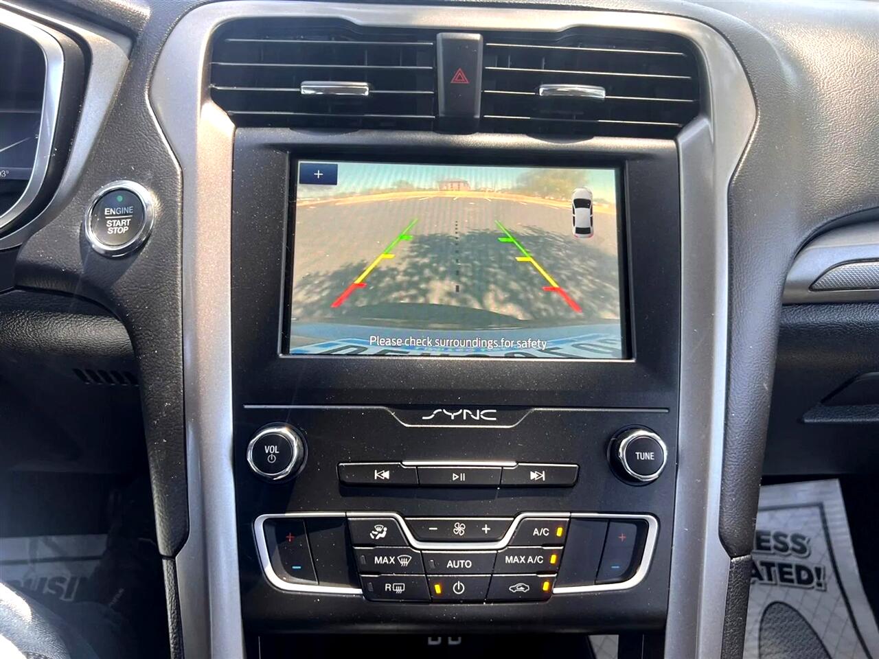2020 Ford Fusion SE photo 25