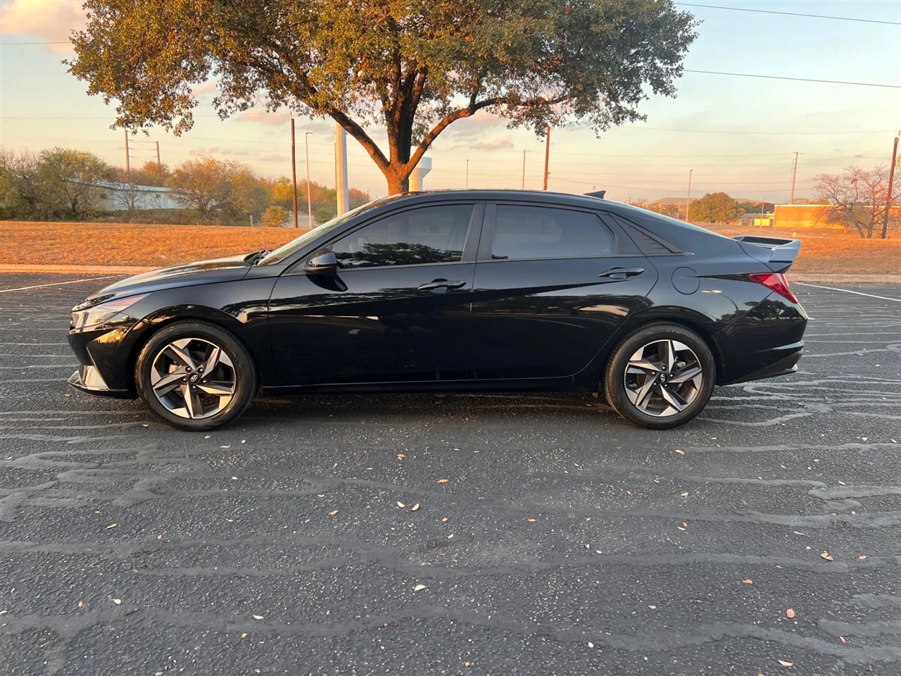 Hyundai Elantra  2023