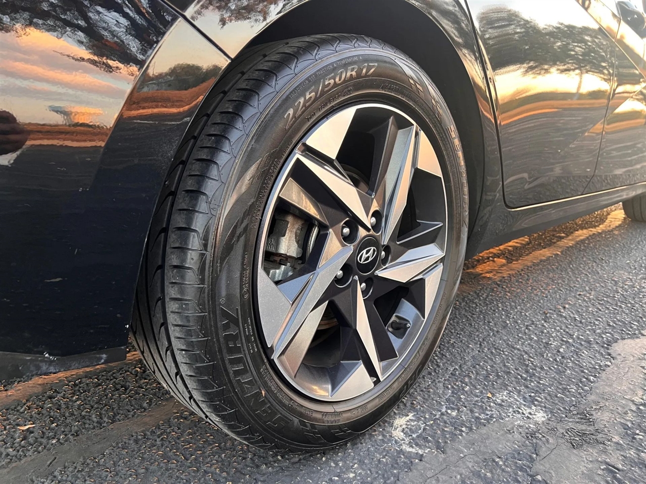 Hyundai Elantra  2023