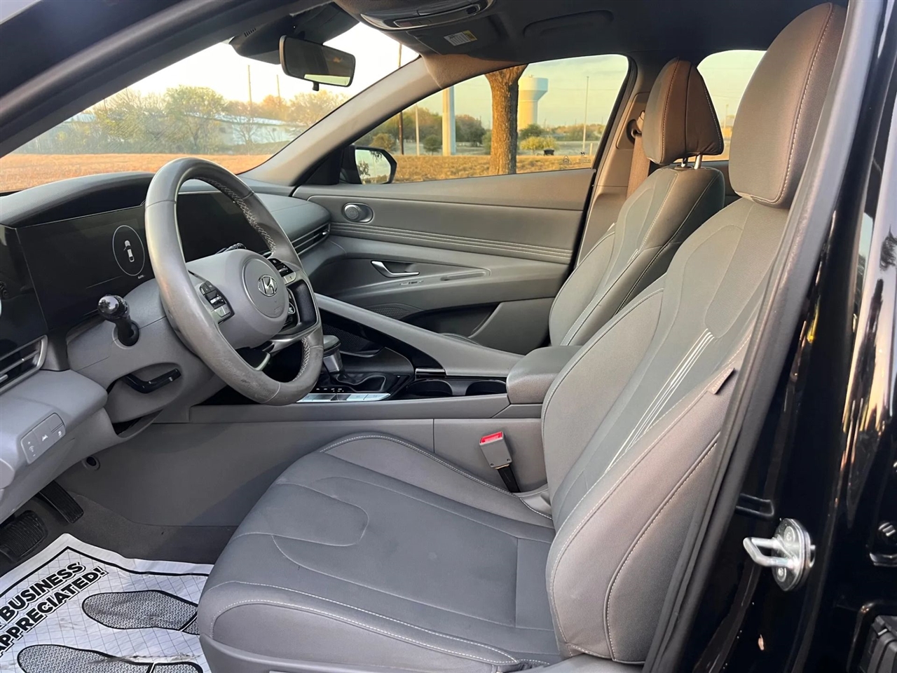 Hyundai Elantra  2023