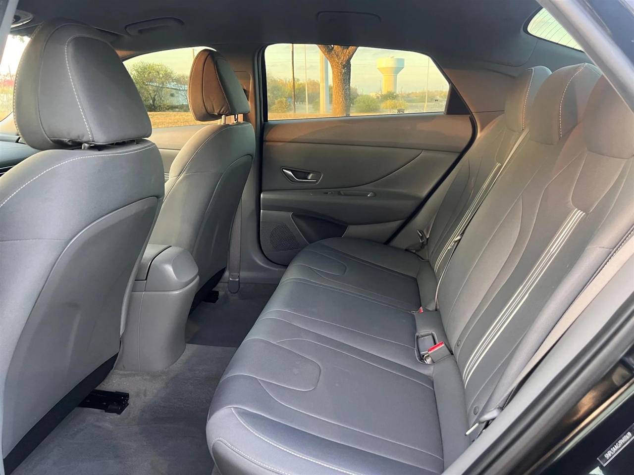 Hyundai Elantra  2023