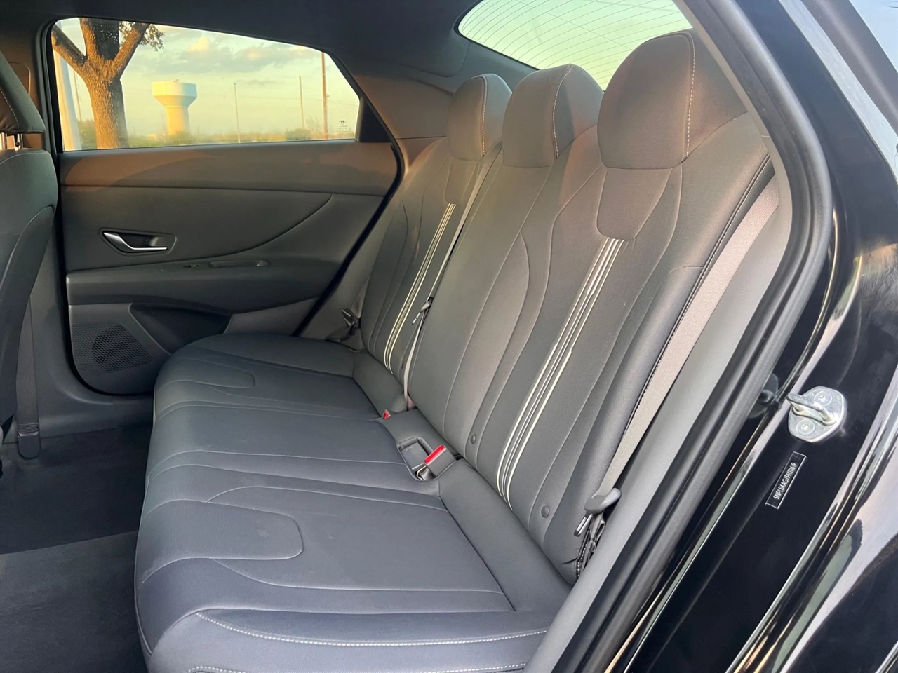 Hyundai Elantra  2023