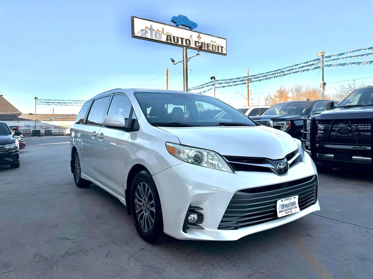 2020 Toyota Sienna Limited Premium Minivan 4D