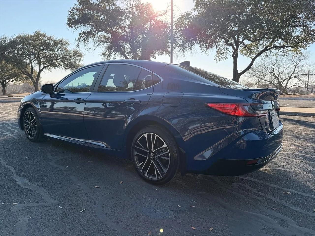 Toyota Camry Hybrid  2025