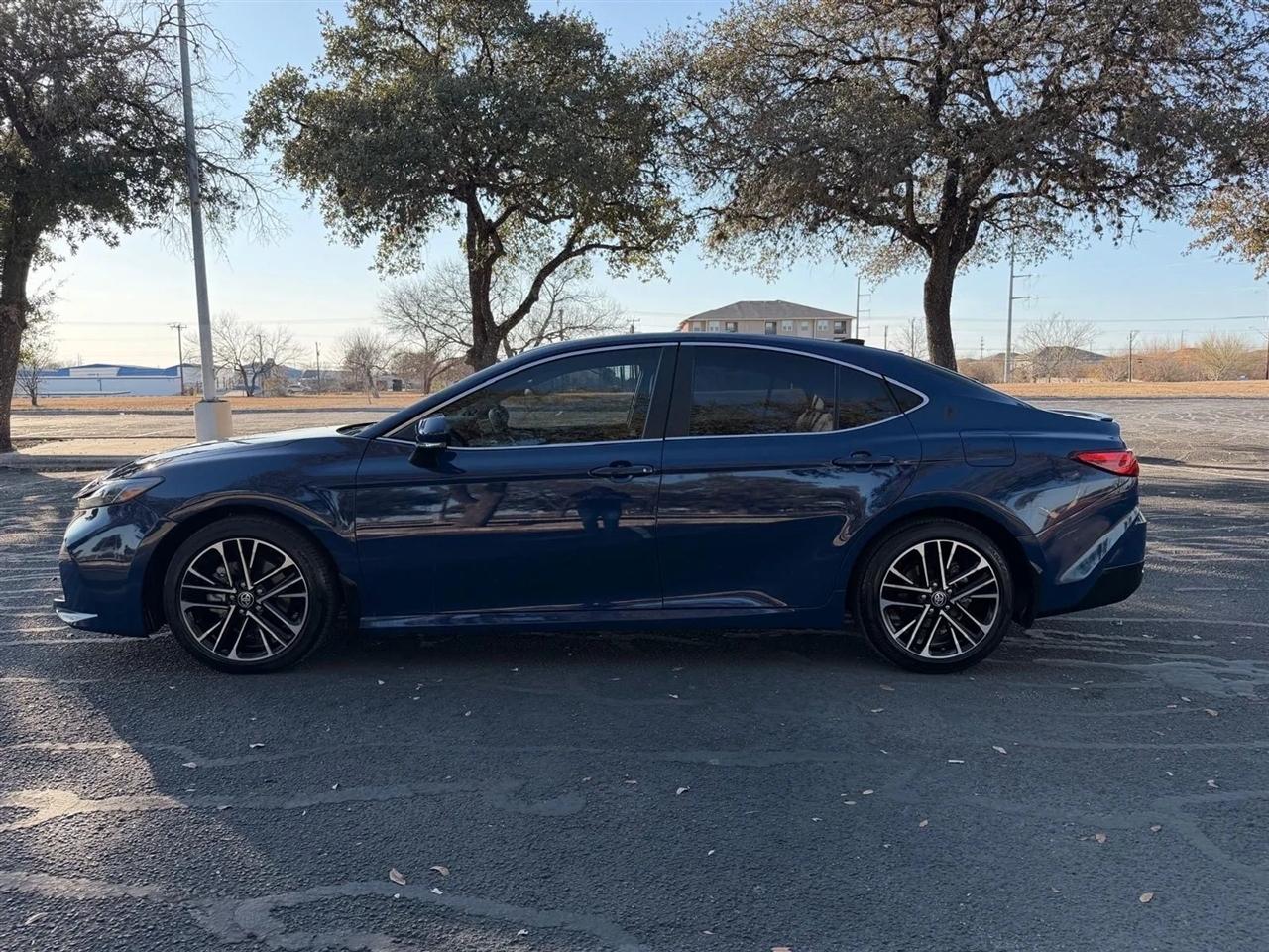 Toyota Camry Hybrid  2025