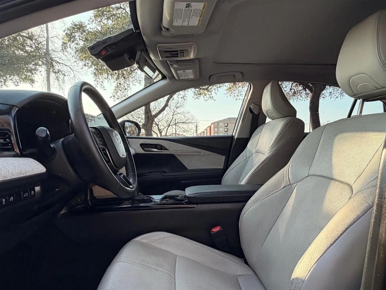 Toyota Camry Hybrid  2025