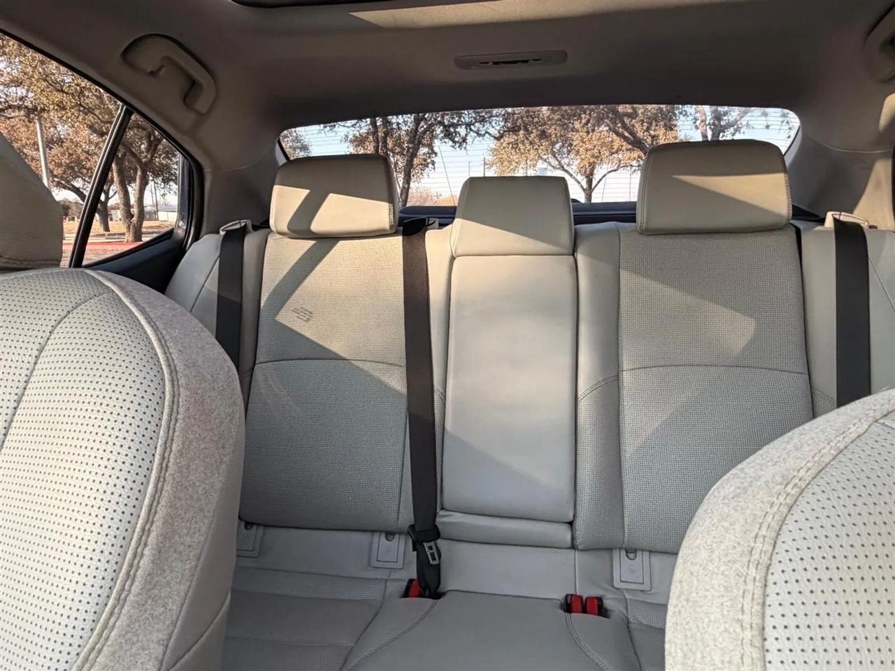 Toyota Camry Hybrid  2025