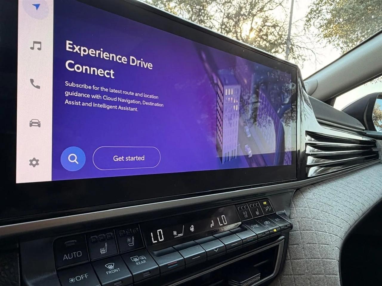 Toyota Camry Hybrid  2025