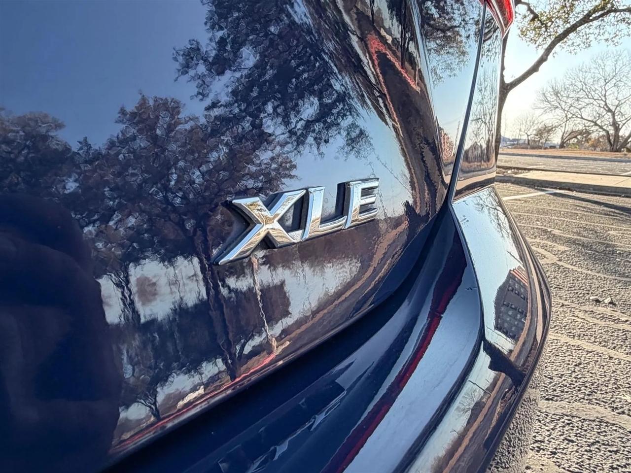 Toyota Camry Hybrid  2025