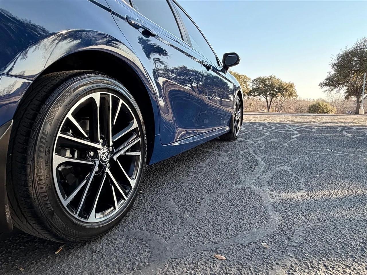 Toyota Camry Hybrid  2025