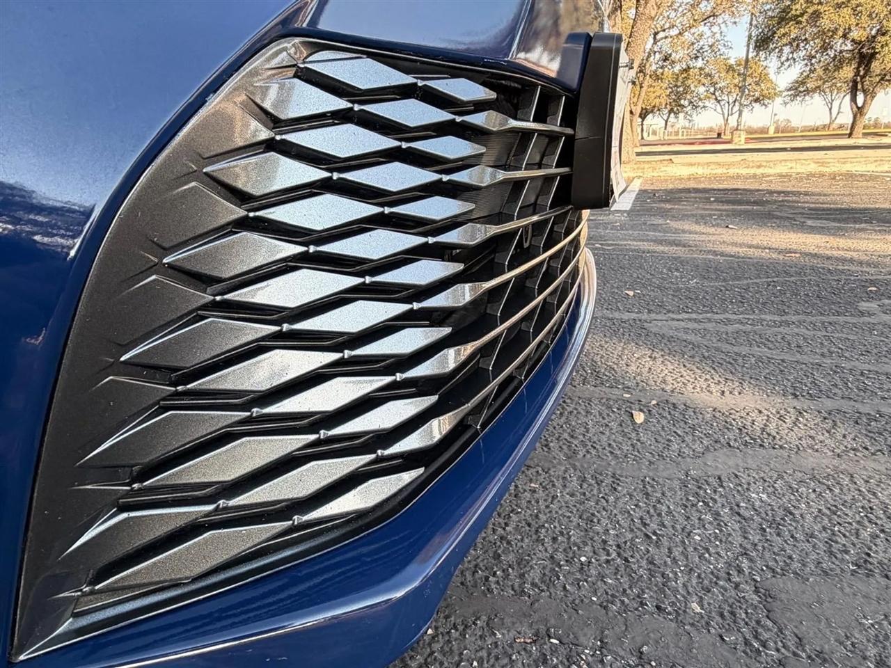 Toyota Camry Hybrid  2025