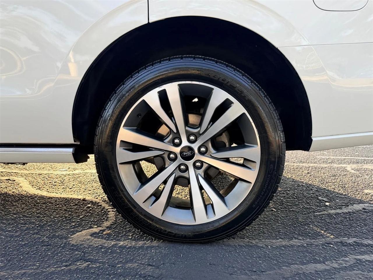 Ford Expedition  2020