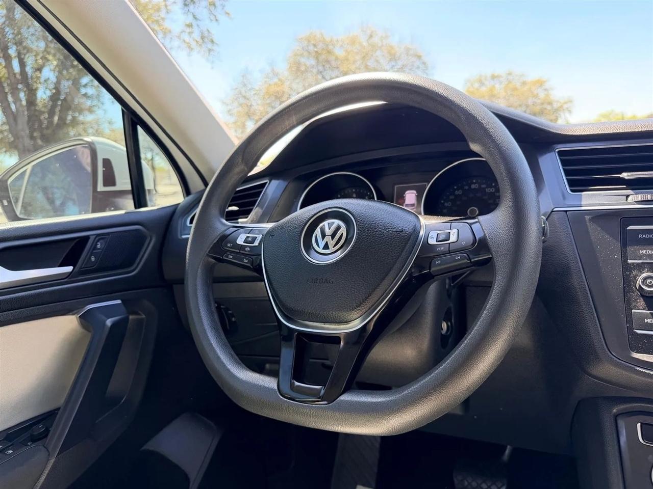 Volkswagen Tiguan  2021