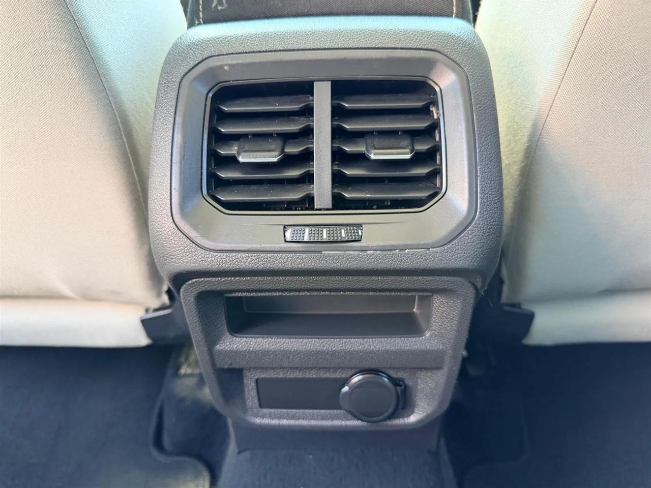 Volkswagen Tiguan  2021