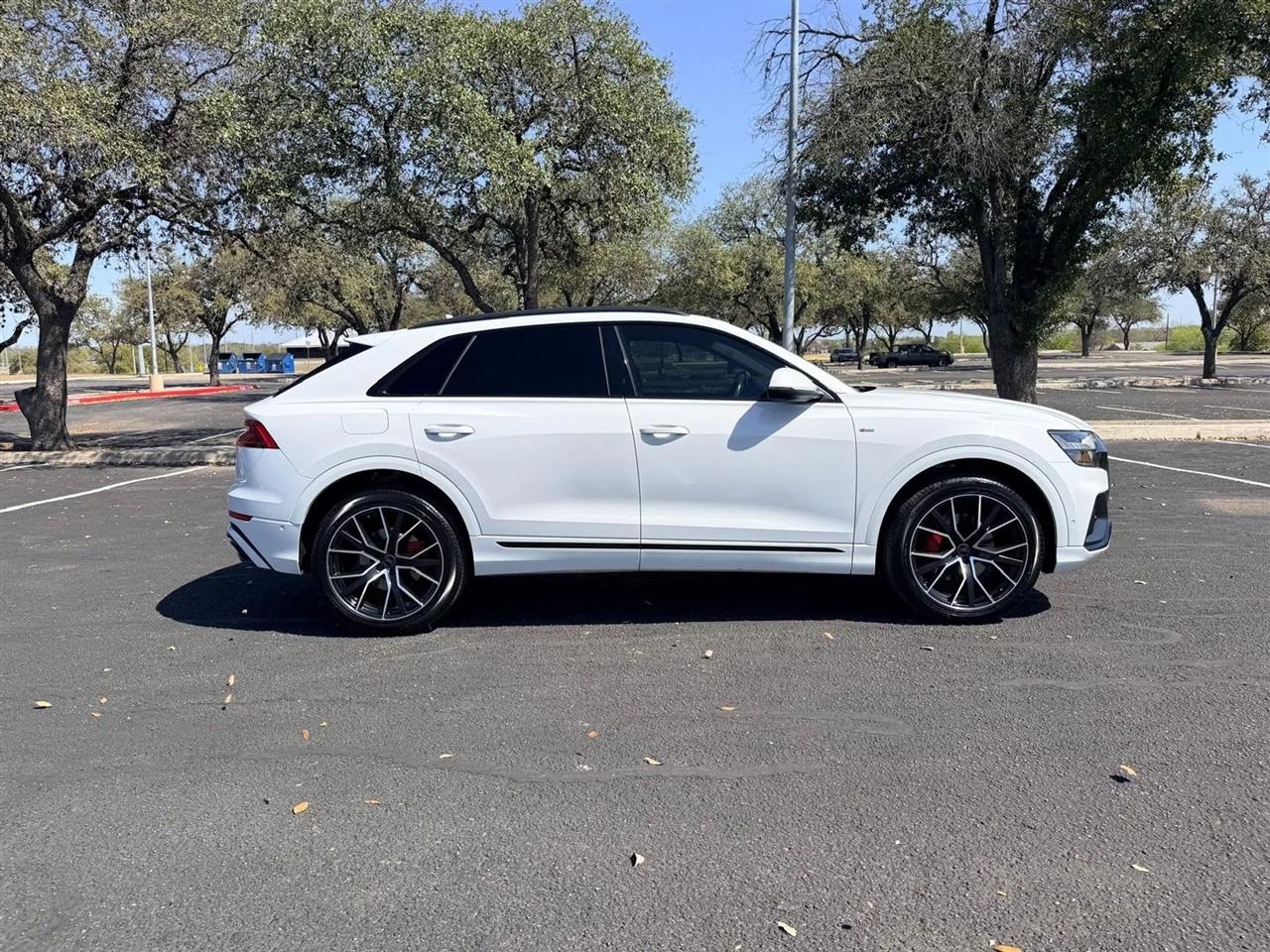 Audi Q8  2020