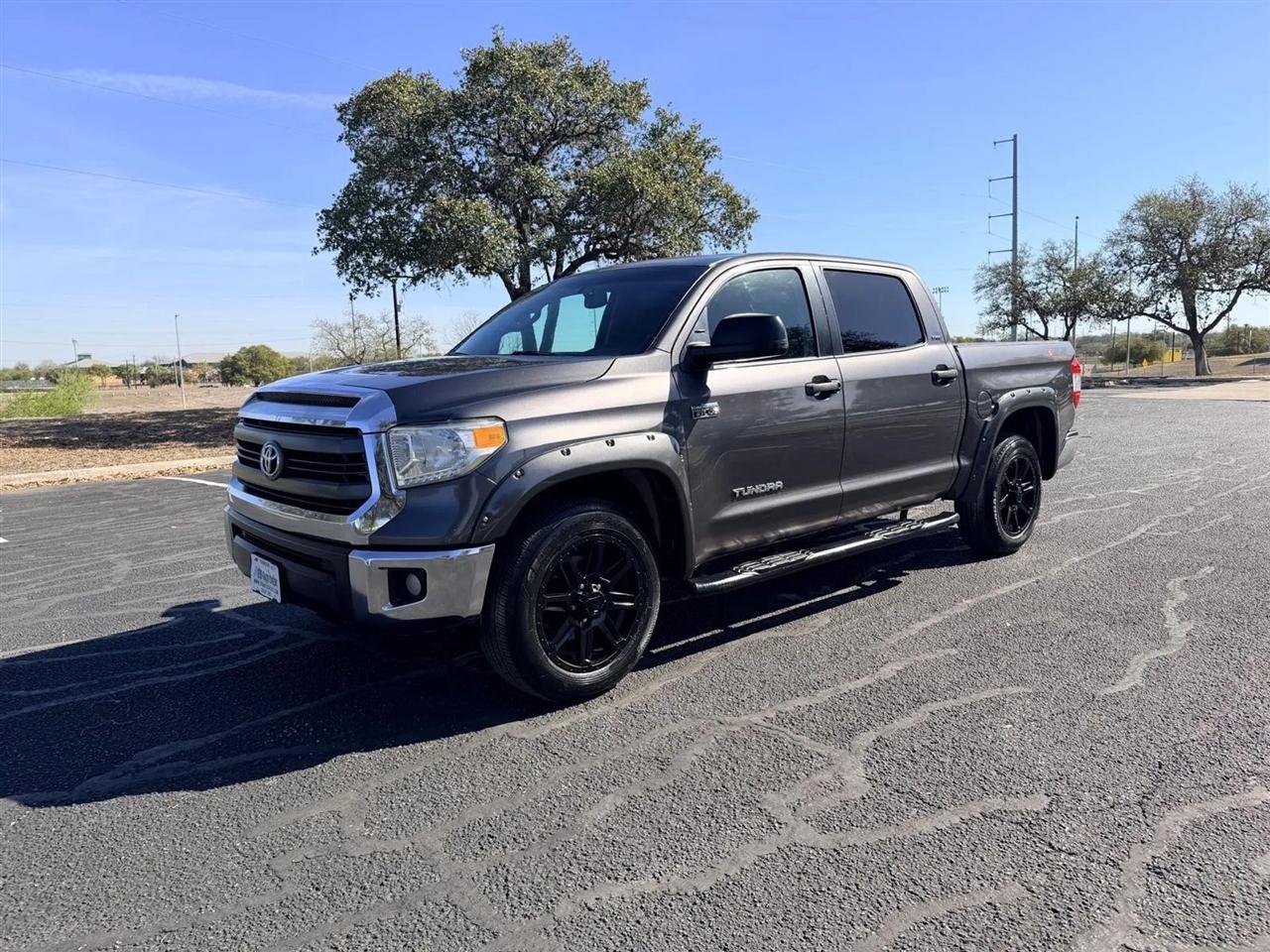 Toyota Tundra  2015