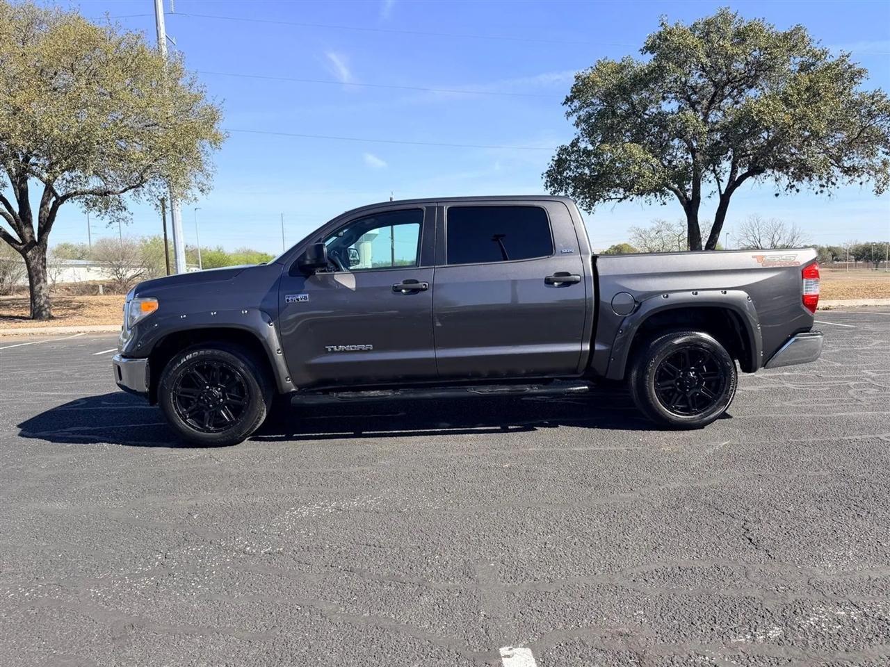 Toyota Tundra  2015