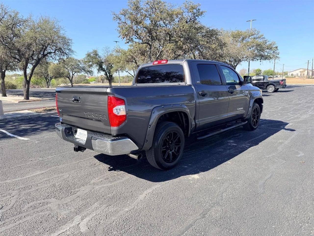 Toyota Tundra  2015