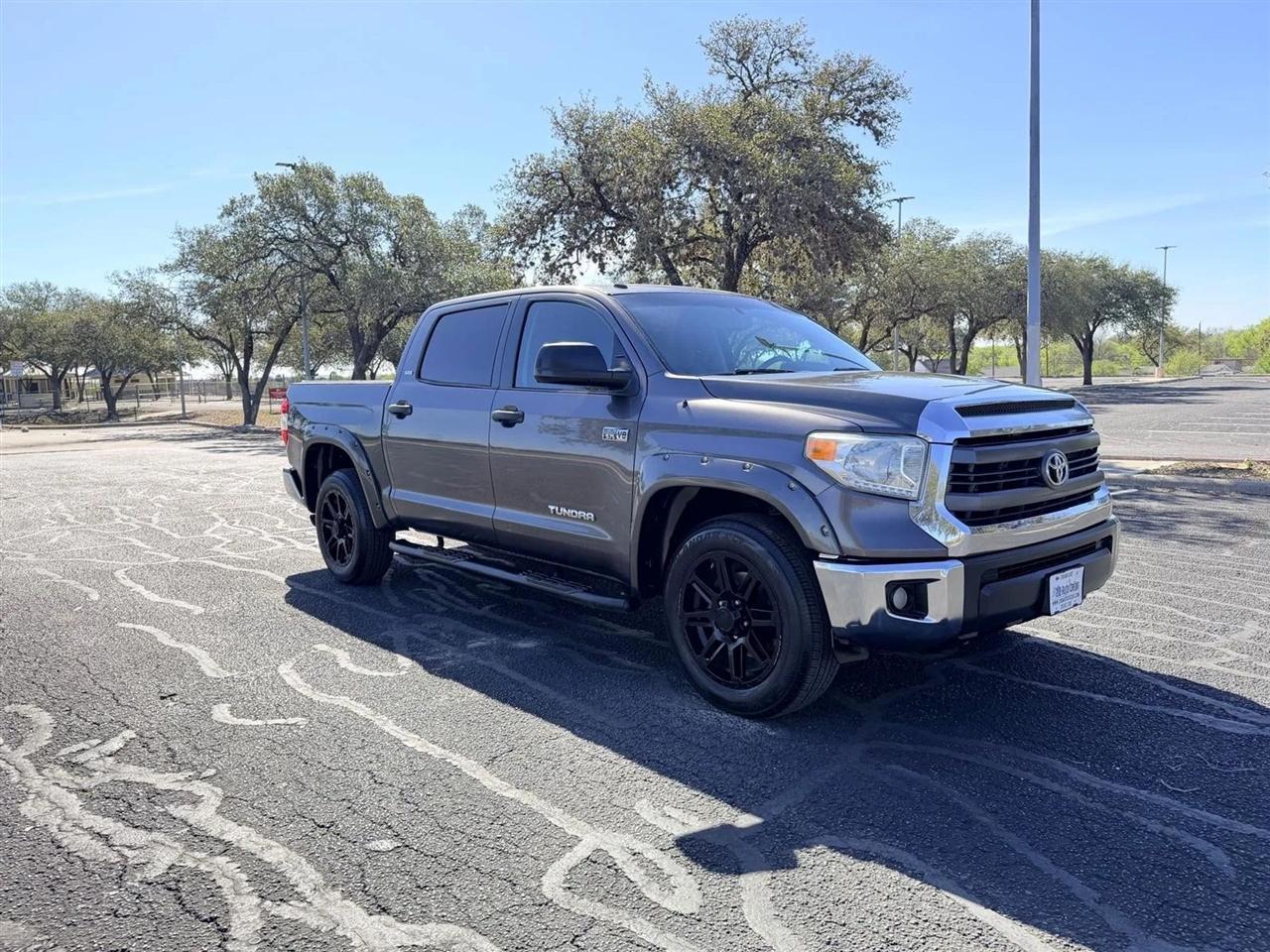 Toyota Tundra  2015