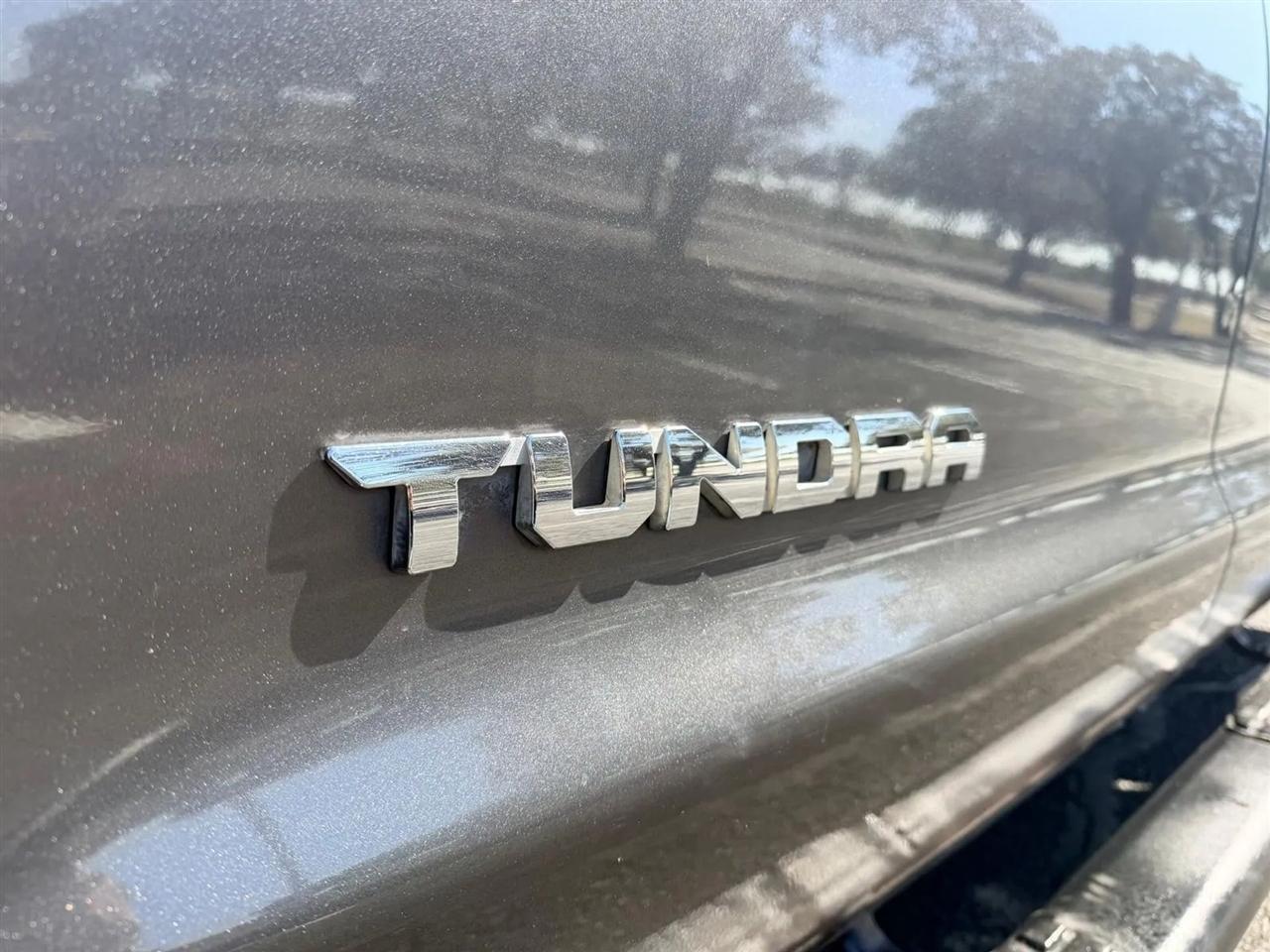 Toyota Tundra  2015