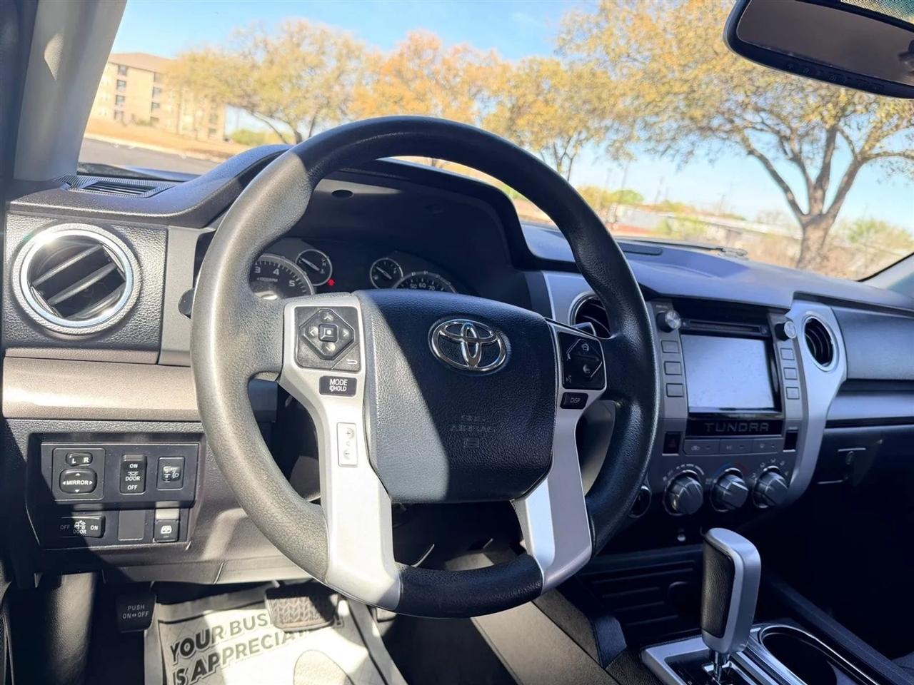 Toyota Tundra  2015