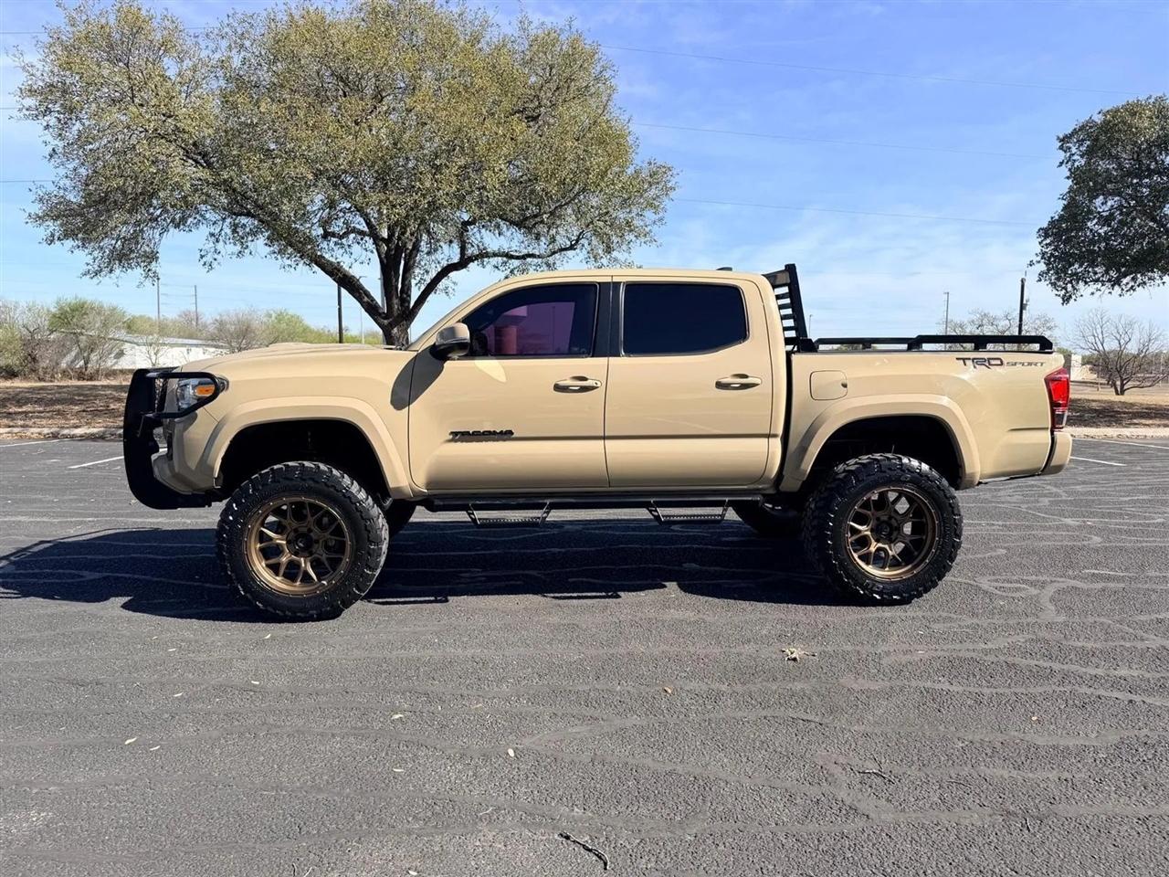 Toyota Tacoma  2019