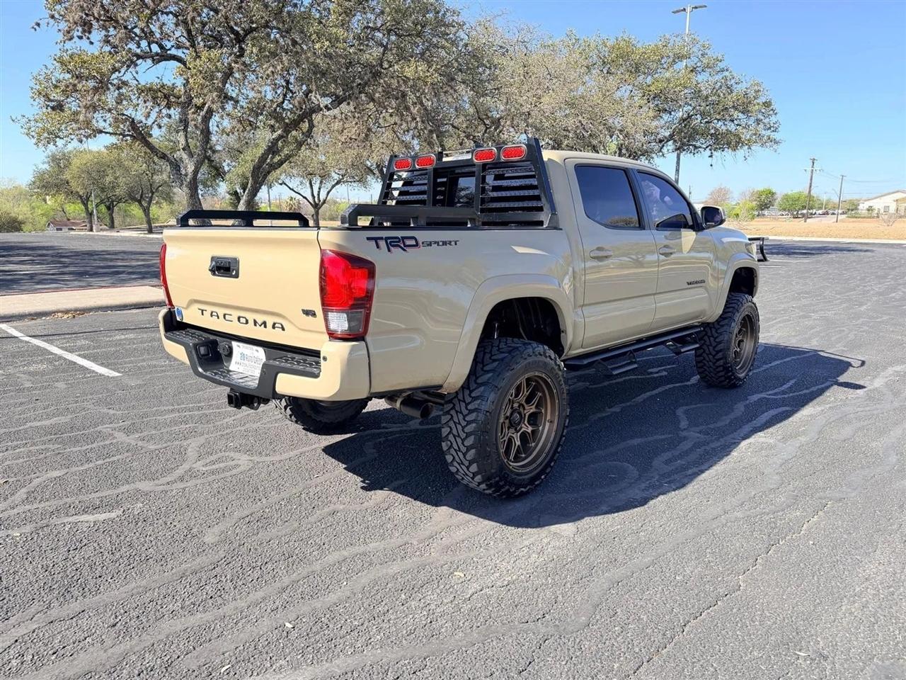 Toyota Tacoma  2019