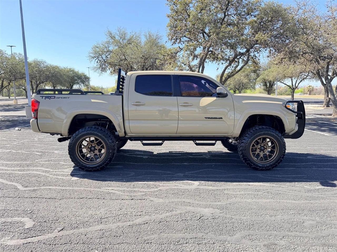 Toyota Tacoma  2019