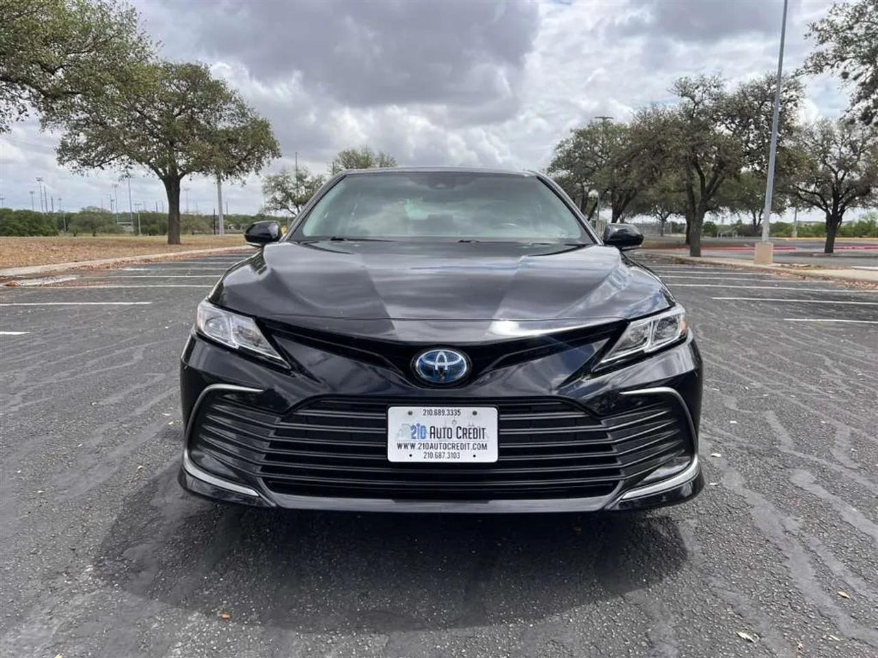 Toyota Camry Hybrid  2022
