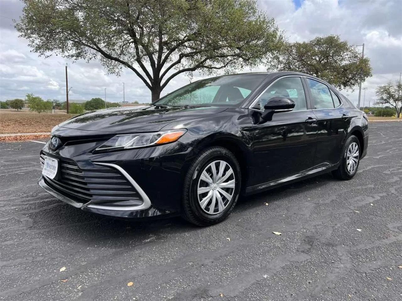 Toyota Camry Hybrid  2022