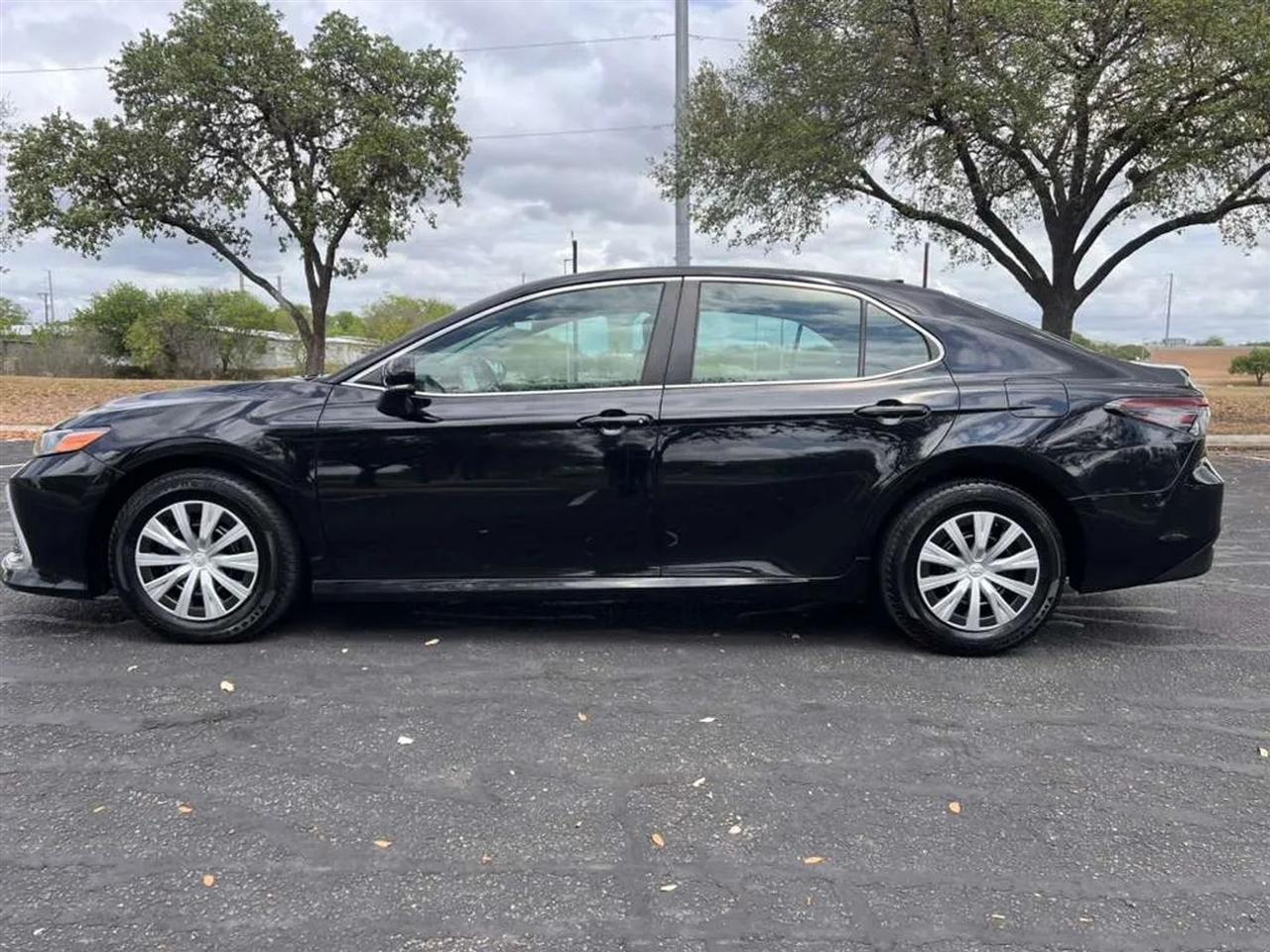 Toyota Camry Hybrid  2022