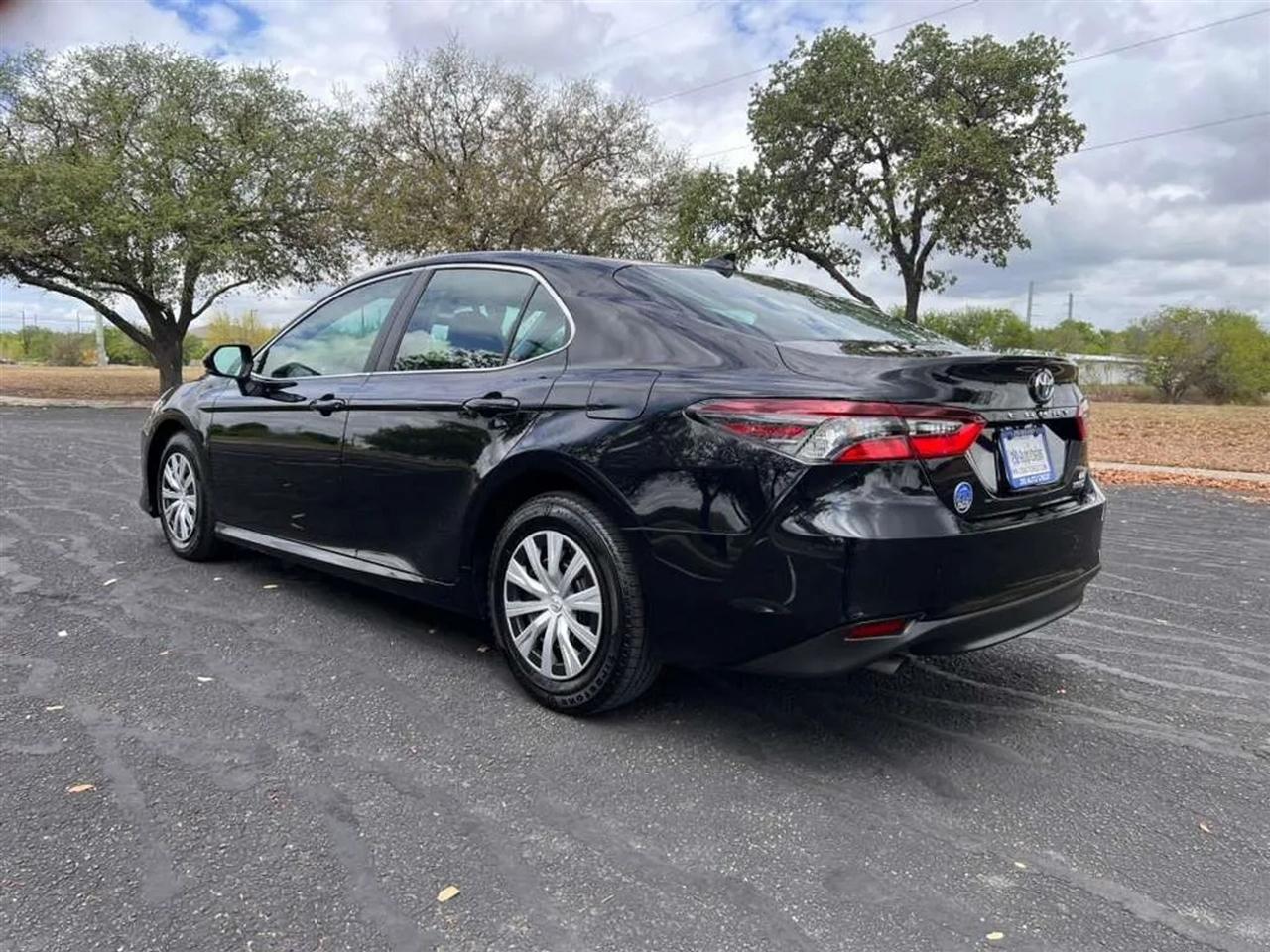 Toyota Camry Hybrid  2022