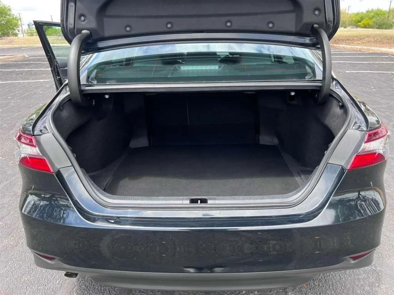 Toyota Camry Hybrid  2022