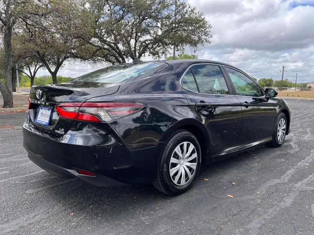 Toyota Camry Hybrid  2022