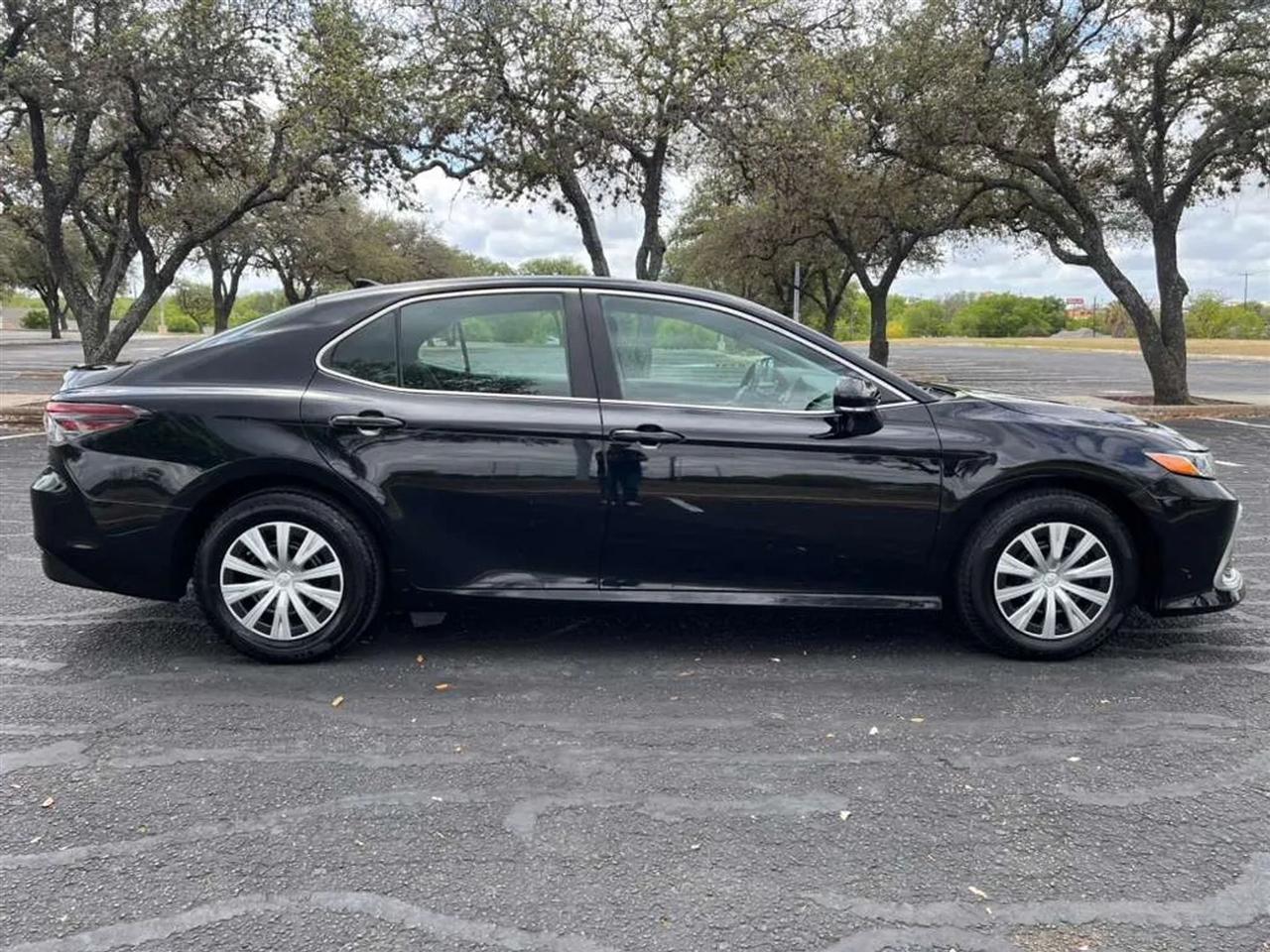 Toyota Camry Hybrid  2022